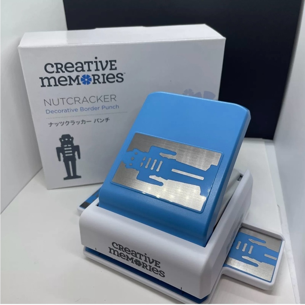 Creative Memories Nutcracker Decorative Border Punch Brand New